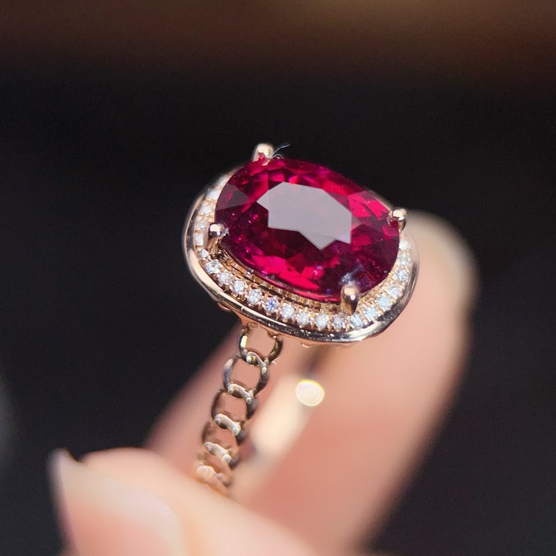 14k Gold 2.78 Ct Natural Tourmaline & Diamond Ring: Ref:231043214 // gold content:14k gold // ring size:7. 25us // // main gemstone:tourmaline // shape:oval // carat weight:2. 78ct // color:red // treatment:natural // // adjacent gemstone 2 : diamond /