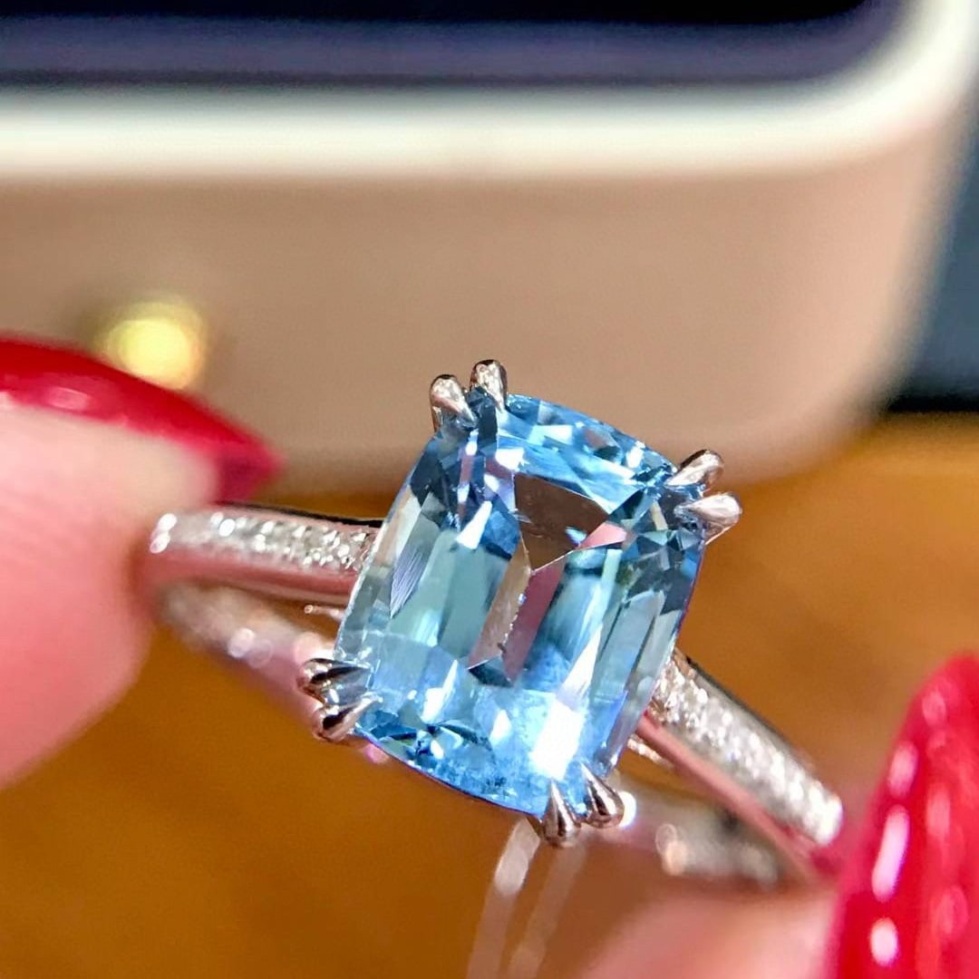 14k Gold 2.1 Ct Natural Aquamarine & Diamond Ring: Ref:231043217 // gold content:14k gold // ring size:7. 25us // // main gemstone:aquamarine // shape:cushion // carat weight:2. 1ct // color:blue // treatment:natural // // adjacent gemstone 2 : diamon