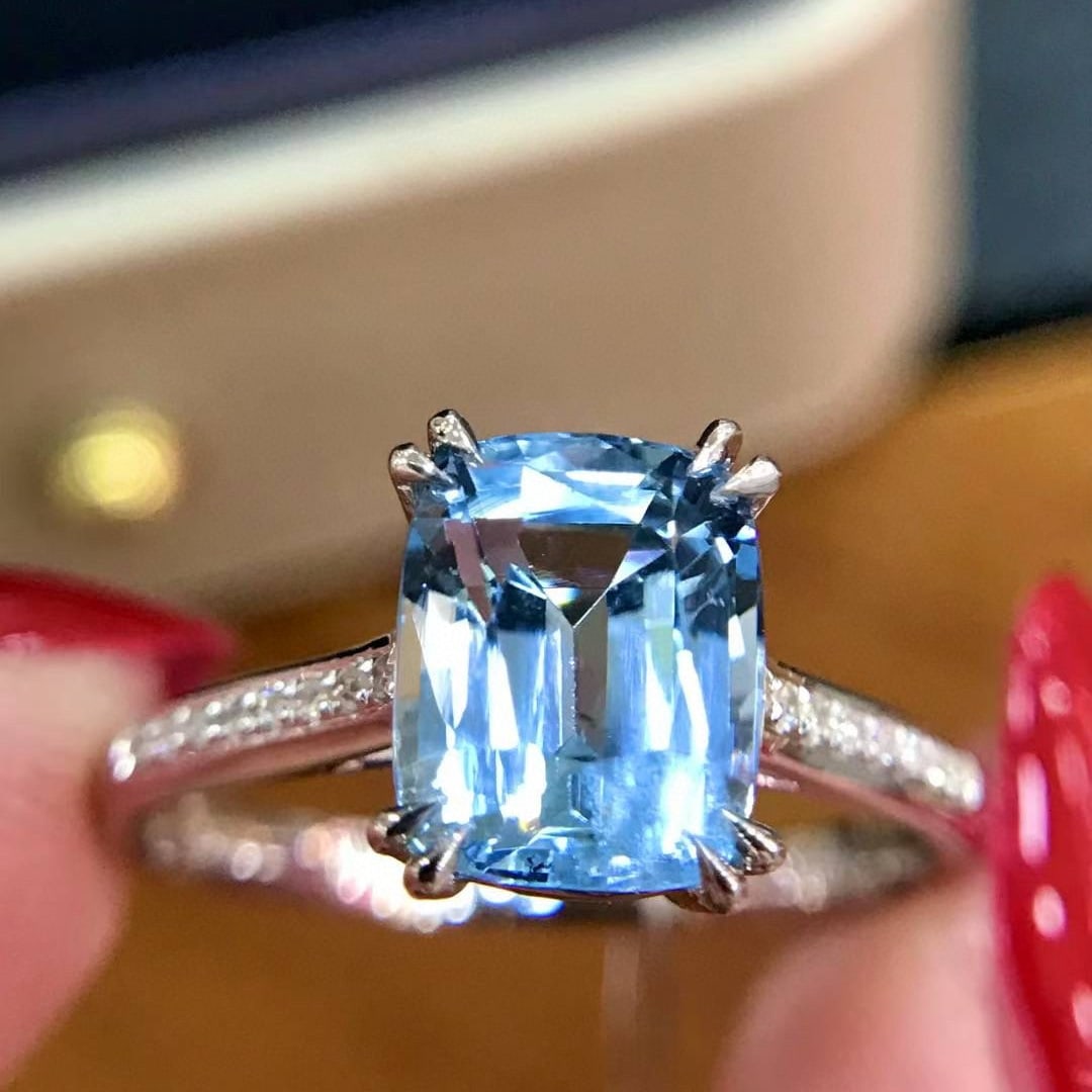 14k Gold 2.1 Ct Natural Aquamarine & Diamond Ring - 2