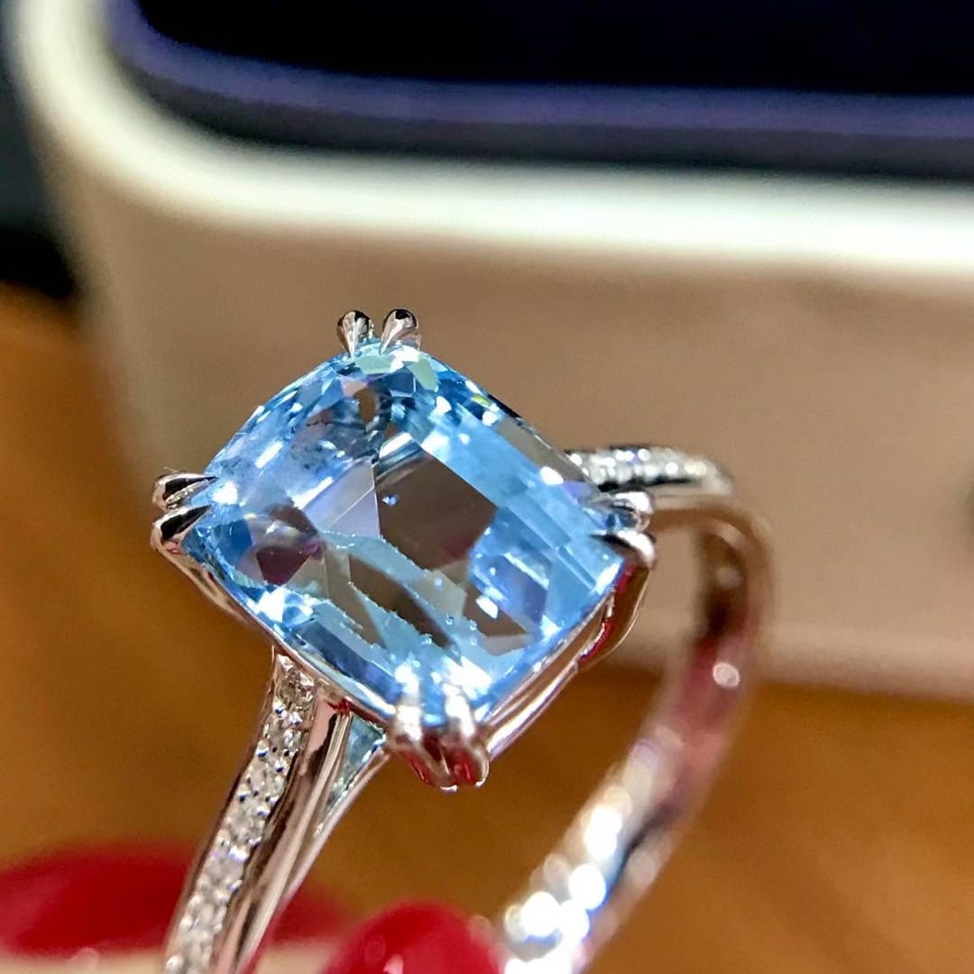 14k Gold 2.1 Ct Natural Aquamarine & Diamond Ring - 3