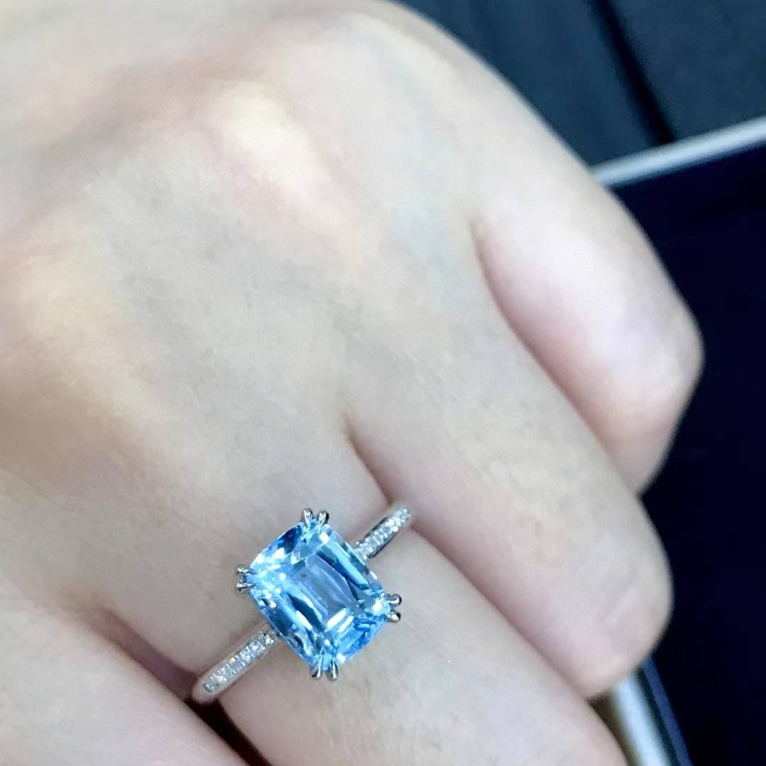 14k Gold 2.1 Ct Natural Aquamarine & Diamond Ring - 4