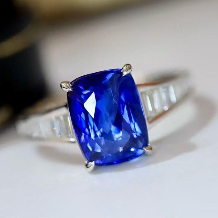 14k Gold 2.61 Ctw Natural Sapphire & Diamond Ring (1 of 7)