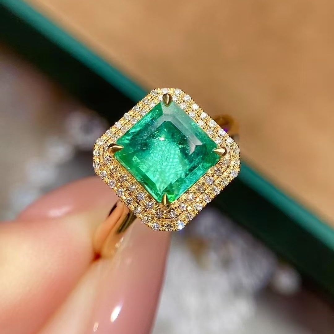 14k Gold 2.32 Ctw Natural Emerald & Diamond Ring: Ref:231043226 // gold content:14k gold // ring size:7. 25us // // main gemstone:emerald // shape:octagonal // carat weight:2. 13ct // color:green // treatment:natural // // adjacent gemstone 2 :