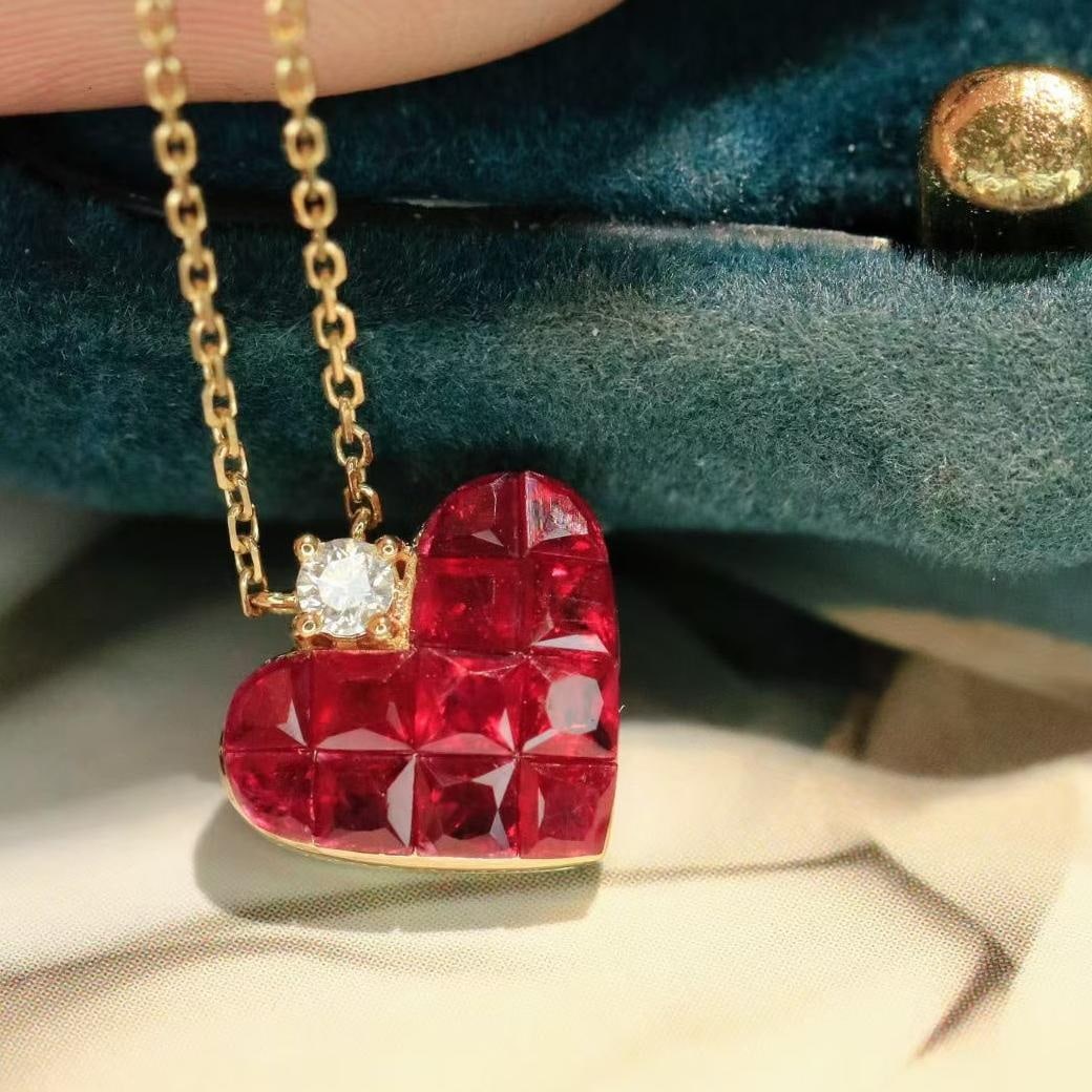 14k Gold 1.12 Ctw Natural Ruby & Diamond Necklace: Ref:231043229 // gold content:14k gold // main gemstone:ruby // shape:princess // carat weight:1. 08ct // color:red // treatment:natural // // adjacent gemstone 2 : diamond // shape:round // carat