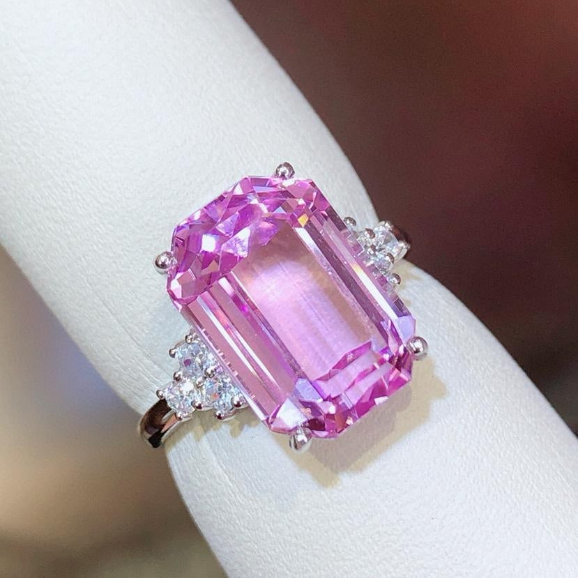 14k Gold 9.95 Ct Natural Kunzite & Sapphire Ring: Ref:231043240 // gold content:14k gold // ring size:7. 25us // // main gemstone:kunzite // shape:octagonal // carat weight:9. 95ct // color:purple // treatment:natural // // adjacent gemstone 2 :