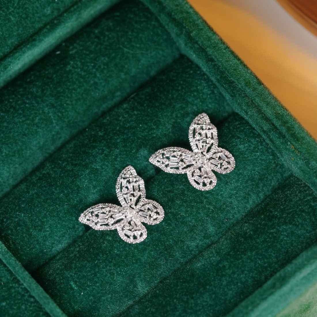 14k Gold 0.70 Ct Natural H Diamond & Butterfly Earrings - 2