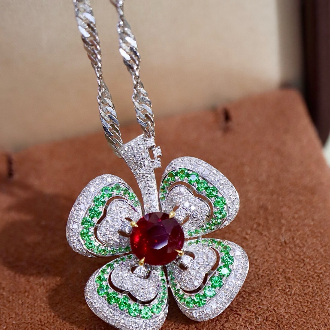 14k Gold 2.54 Ctw Natural Ruby & Diamond Pendant( Without Chain ): Ref:231044047 // gold content:14k gold // main gemstone:ruby // shape:round // carat weight:2. 02ct // color:pigeonblood red // treatment:natural // cut grade:g // // adjacent gemstone 2 : diamond //