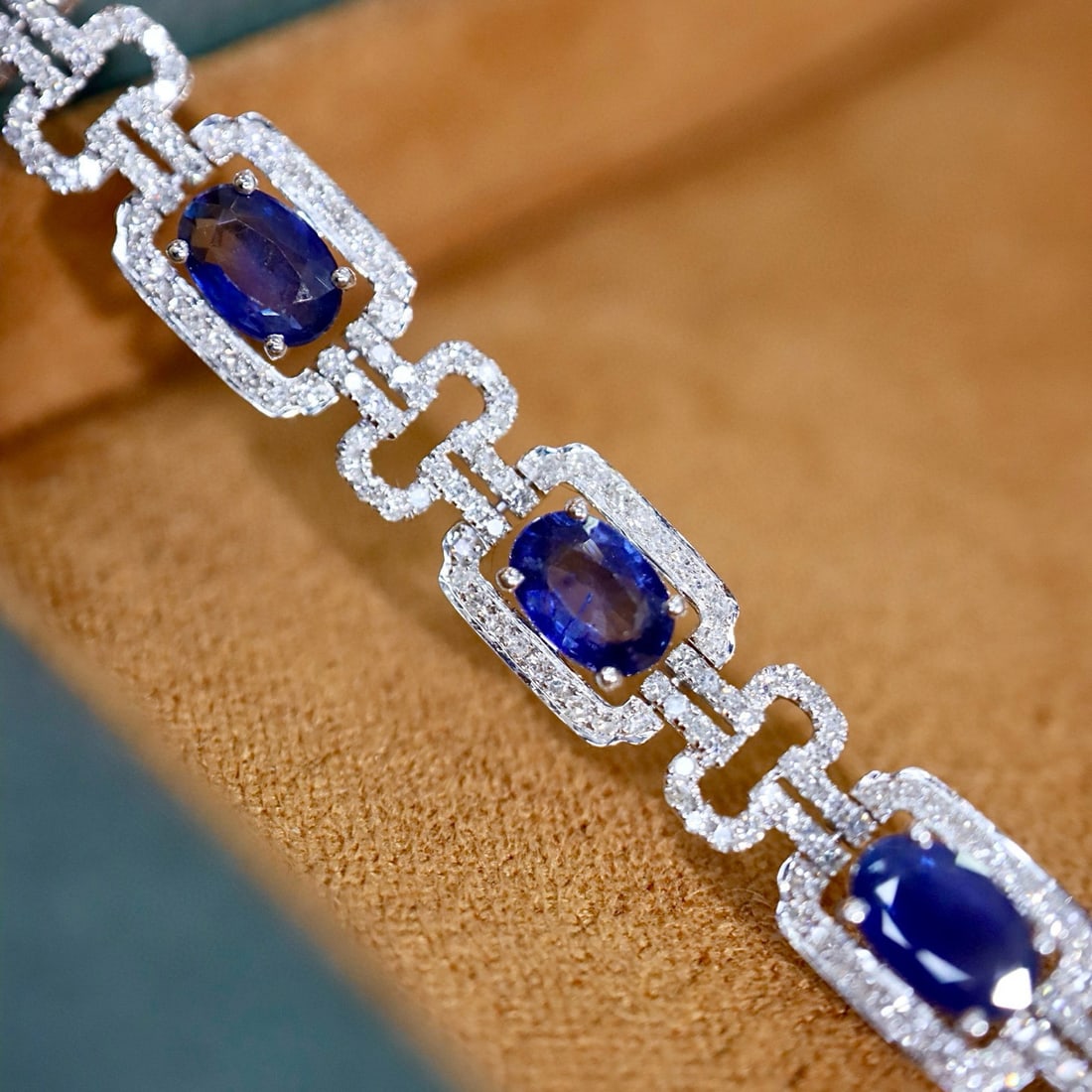 14k Gold 7.74 Ctw Vivid Blue Natural Sapphire & Diamond Bracelet - 2