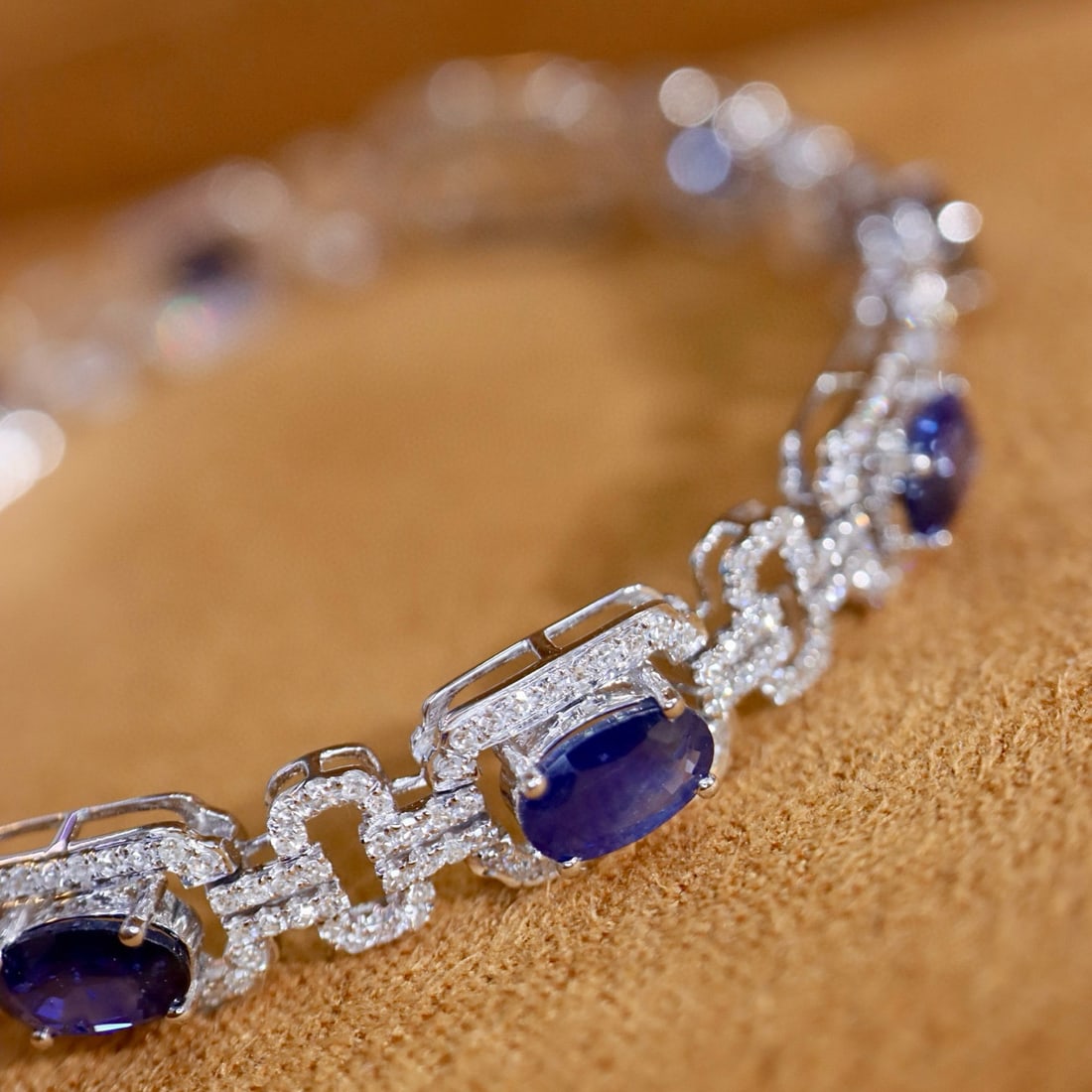 14k Gold 7.74 Ctw Vivid Blue Natural Sapphire & Diamond Bracelet - 4