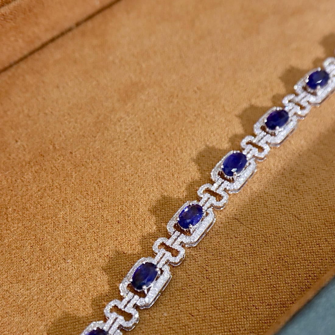 14k Gold 7.74 Ctw Vivid Blue Natural Sapphire & Diamond Bracelet - 8