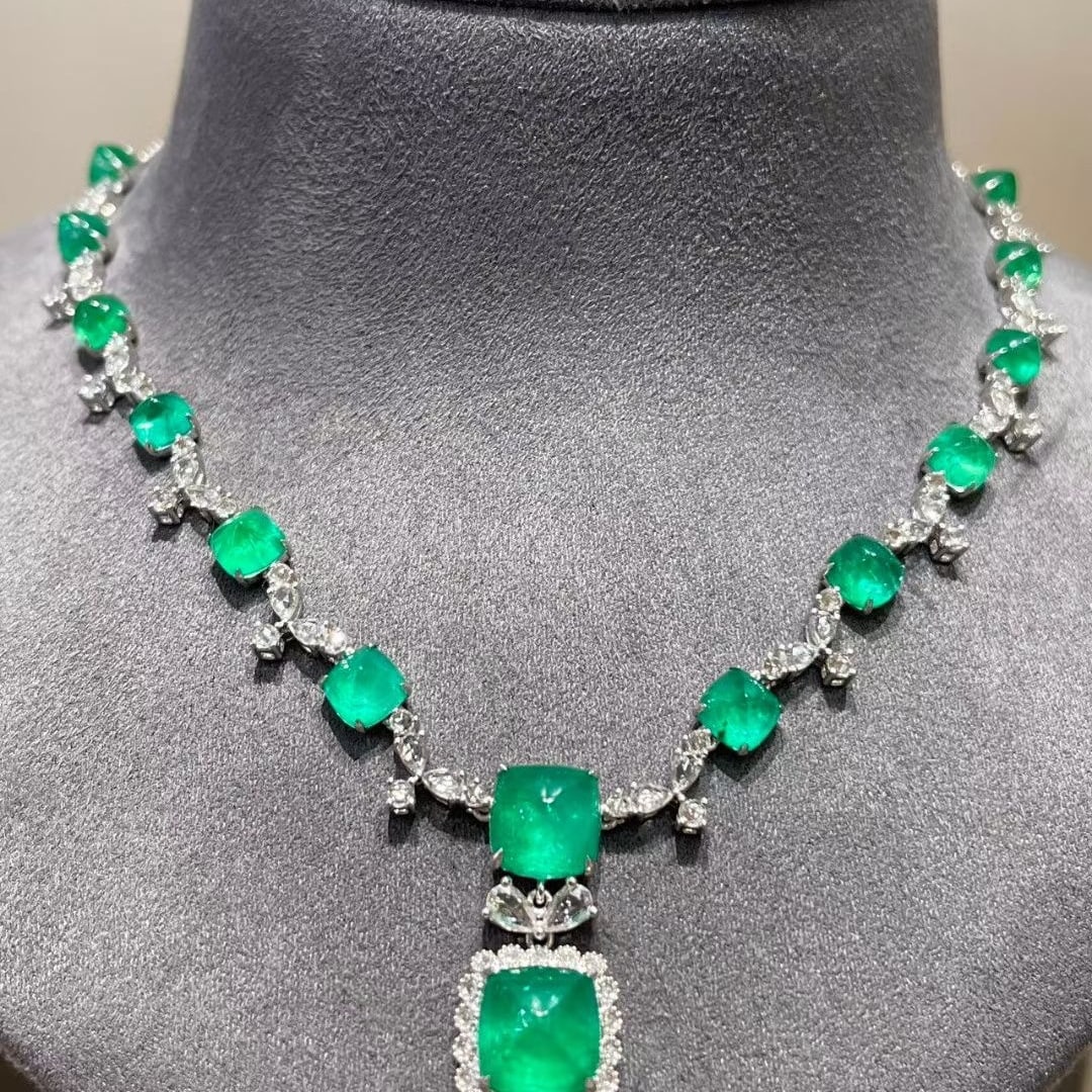 14k Gold 14.5 Ct Natural Emerald & Diamond & Sapphire Necklace: Ref:231044052 // gold content:14k gold // main gemstone:emerald // shape:suger-loaf // carat weight:14. 5ct // color:green // treatment:natural // // adjacent gemstone 2 : diamond // shape:round //