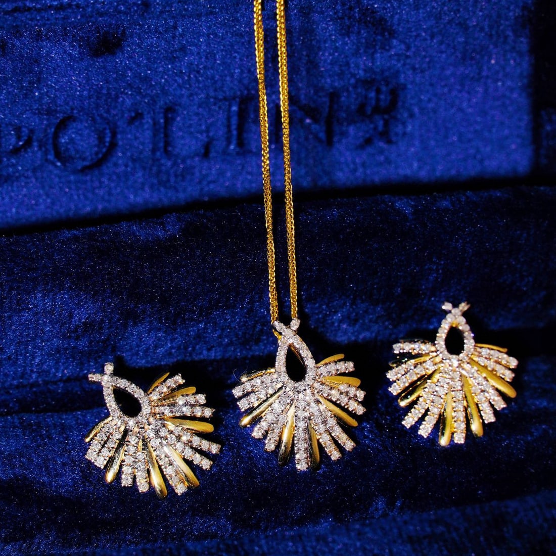 14k Gold 0.78 Ctw Natural H Diamond Jewelry Set: Ref:231044071 // gold content:14k gold // earrings // main gemstone:diamond // shape:round // carat weight:0. 52ct // clarity grade:vs-si // color:h // treatment:natural // cut grade:g // //