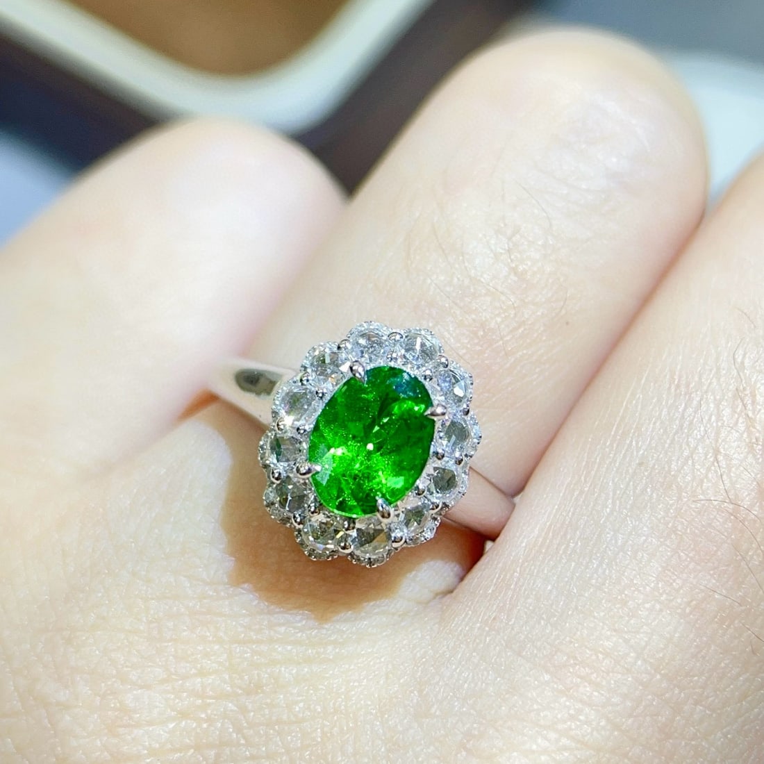 14k Gold 1.73 Ctw Vivid Green Natural Tsavorite & Diamond Ring - 2