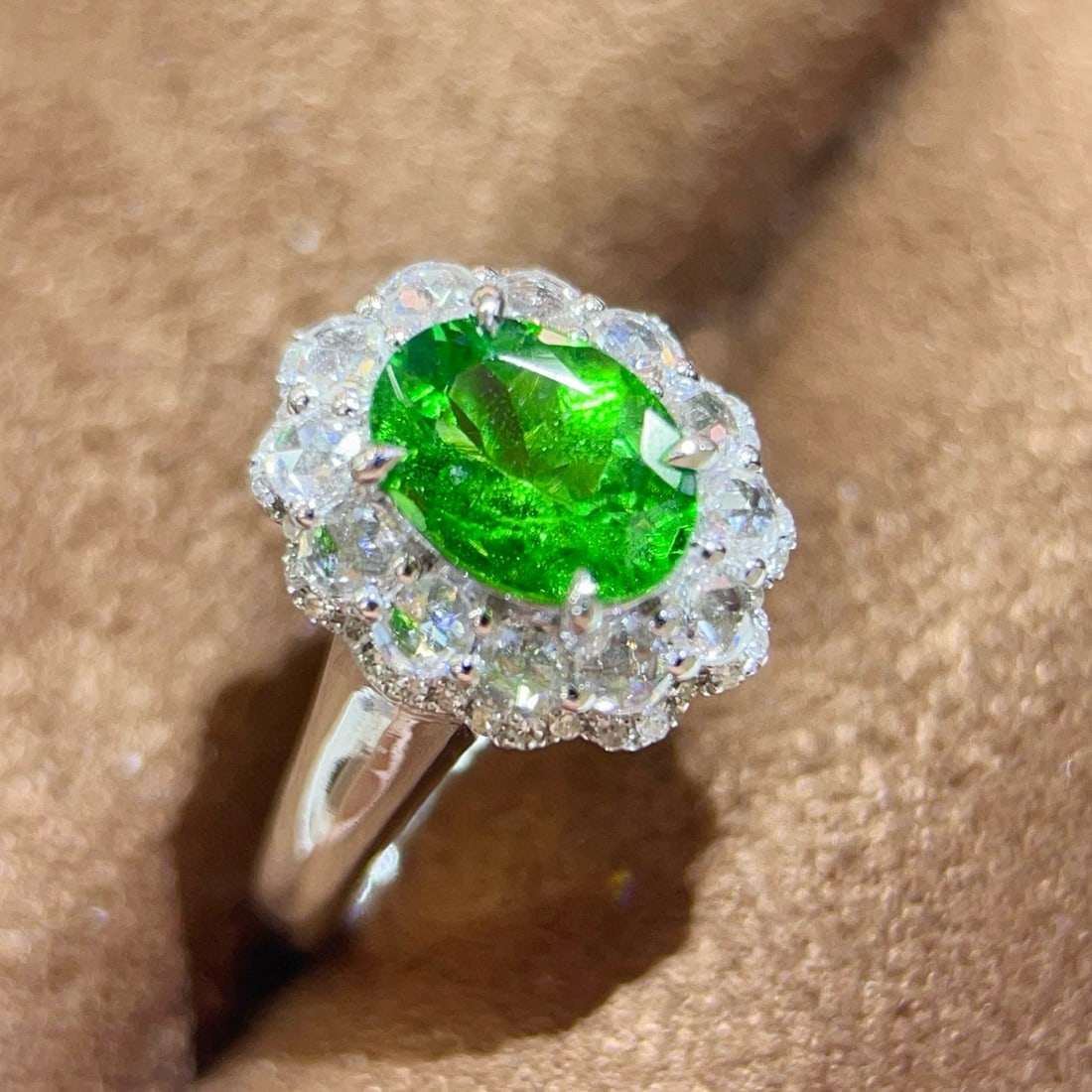 14k Gold 1.73 Ctw Vivid Green Natural Tsavorite & Diamond Ring - 4