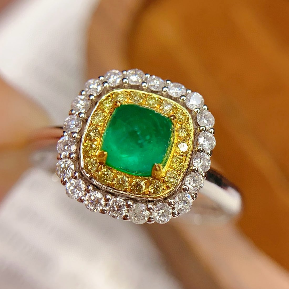 14k Gold 0.8 Ct Natural Emerald & Diamond Ring - 2