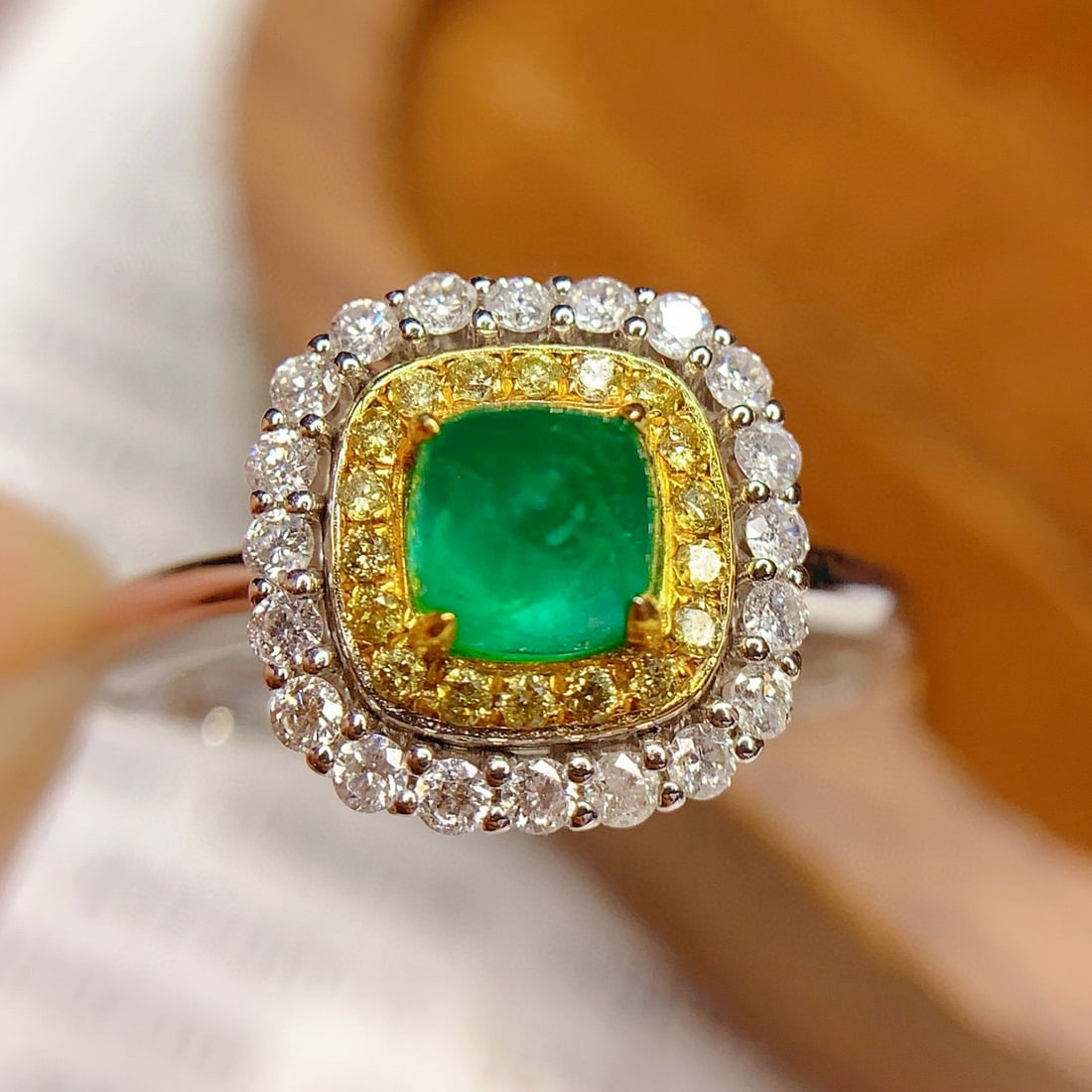 14k Gold 0.8 Ct Natural Emerald & Diamond Ring - 5