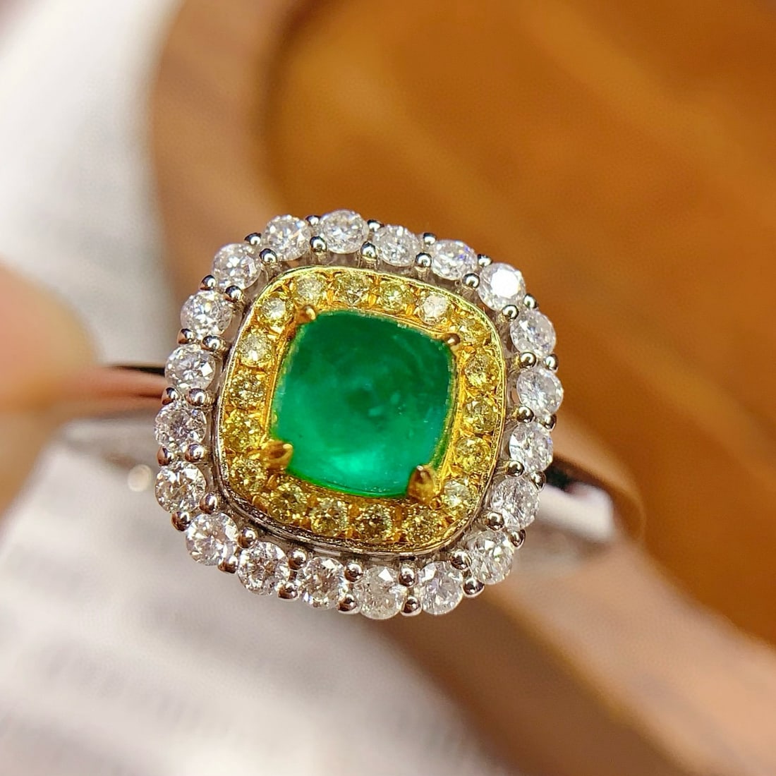 14k Gold 0.8 Ct Natural Emerald & Diamond Ring - 7