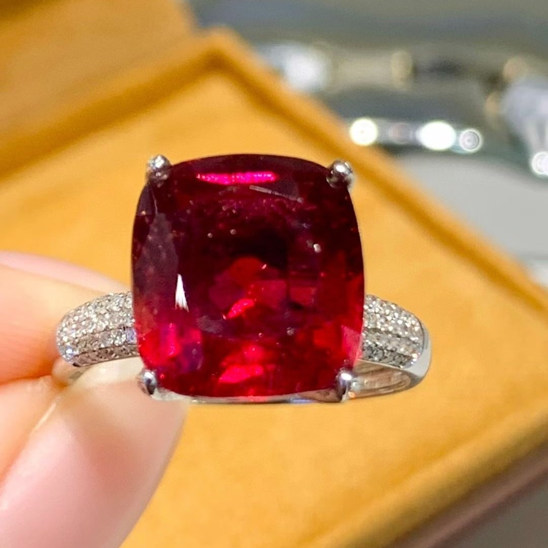 14k Gold 5.4 Ct Natural Tourmaline & Diamond Ring: Ref:231044151 // gold content:14k gold // ring size:7. 25us // // main gemstone:tourmaline // shape:cushion // carat weight:5. 4ct // color:red // treatment:natural // // adjacent gemstone 2 : diamond