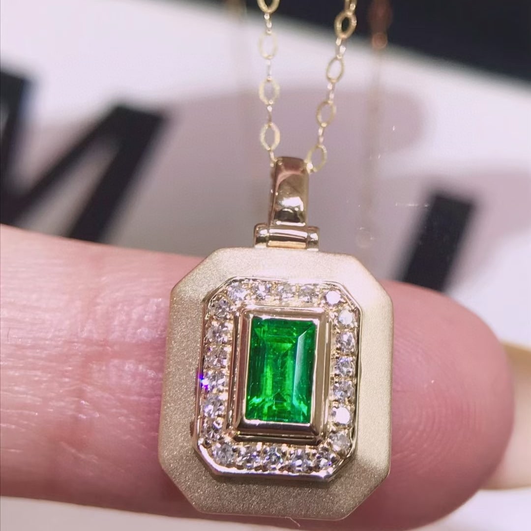 14k Gold 0.6 Ctw Vivid Green Natural Emerald & Diamond Pendant( Without Chain ): Ref:231044186 // gold content:14k gold // main gemstone:emerald // shape:rectangle // carat weight:0. 4ct // color:vivid green // treatment:natural // // adjacent gemstone 2 : diamond // shape:round