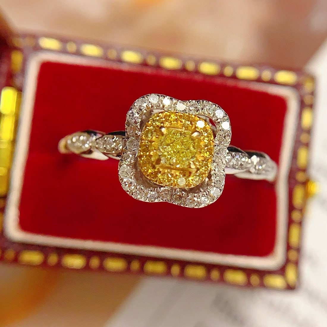 14k Gold 0.3 Ct Natural Yellow Diamond & Diamond Ring - 2
