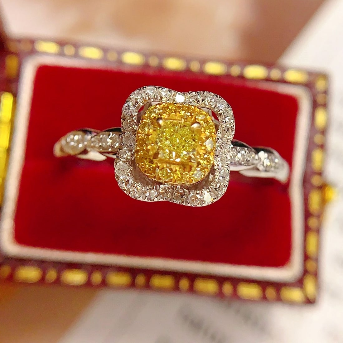 14k Gold 0.3 Ct Natural Yellow Diamond & Diamond Ring - 6
