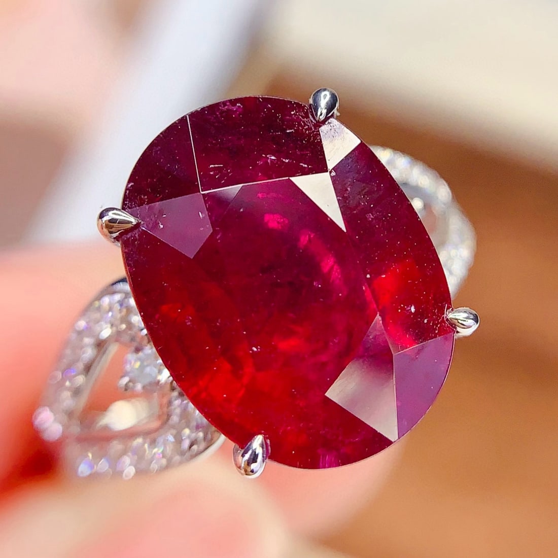 14k Gold 7.16 Ct Natural Tourmaline & Diamond Ring: Ref:231044254 // gold content:14k gold // ring size:7. 25us // // main gemstone:tourmaline // shape:oval // carat weight:7. 16ct // color:red // treatment:natural // // adjacent gemstone 2 : diamond /