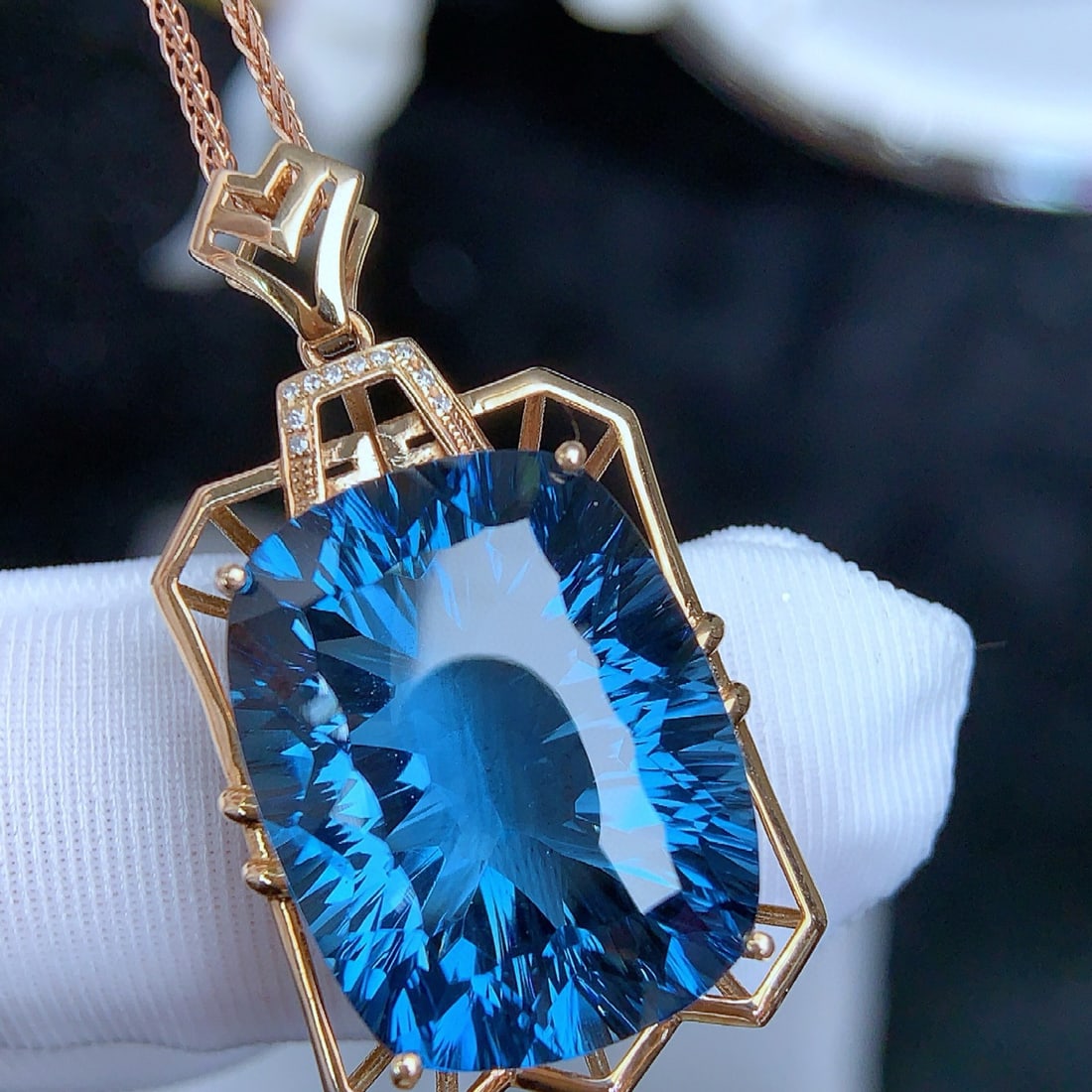 14k Gold 27.65 Ct Natural Topaz & Diamond Pendant( Without Chain ): Ref:231044265 // gold content:14k gold // main gemstone:topaz // shape:cushion // carat weight:27. 65ct // color:blue // treatment:natural // // adjacent gemstone 2 : diamond // shape:round // clarity