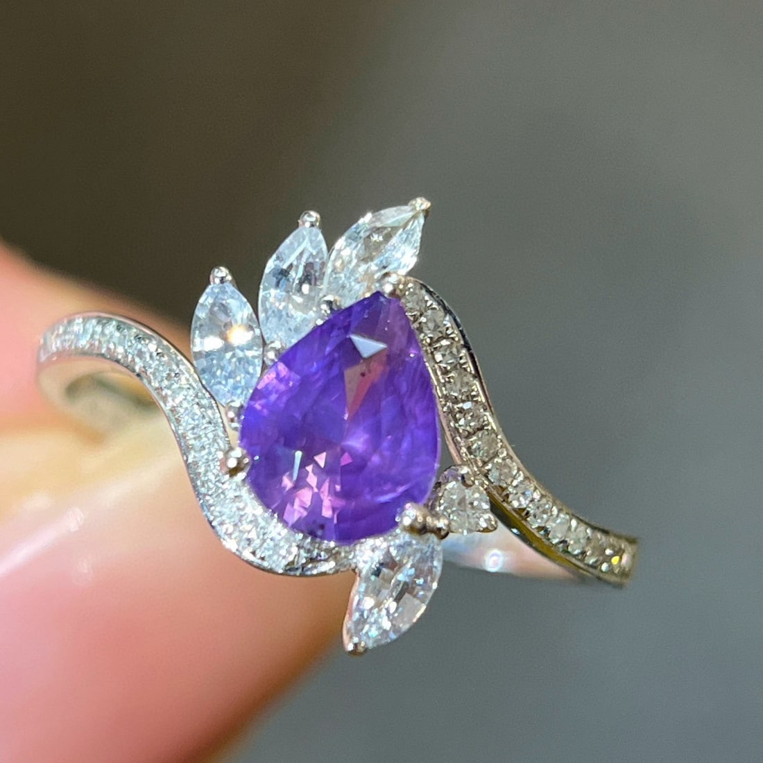14k Gold 1.13 Ct Natural Sapphire & Diamond & Sapphire Ring: Ref:231044266 // gold content:14k gold // ring size:7. 25us // // main gemstone:sapphire // shape:pear // carat weight:1. 13ct // color:purple // treatment:natural // // adjacent gemstone 2 : diamond