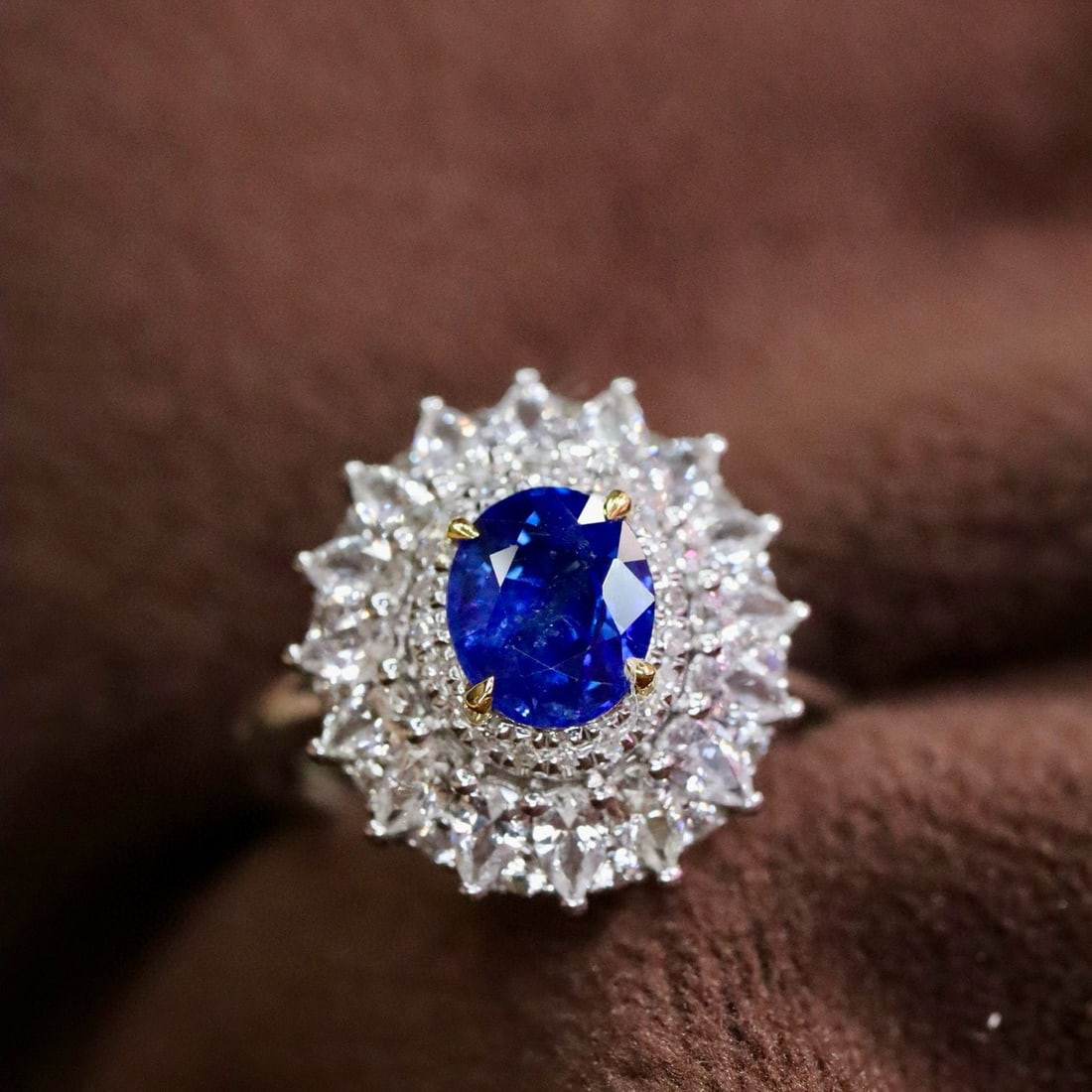 14k Gold 1.40 Ctw Natural Sapphire & Diamond Ring: Ref:231044269 // gold content:14k gold // ring size:7. 25us // // main gemstone:sapphire // shape:oval // carat weight:1. 32ct // color:blue // treatment:natural // // adjacent gemstone 2 : diamond