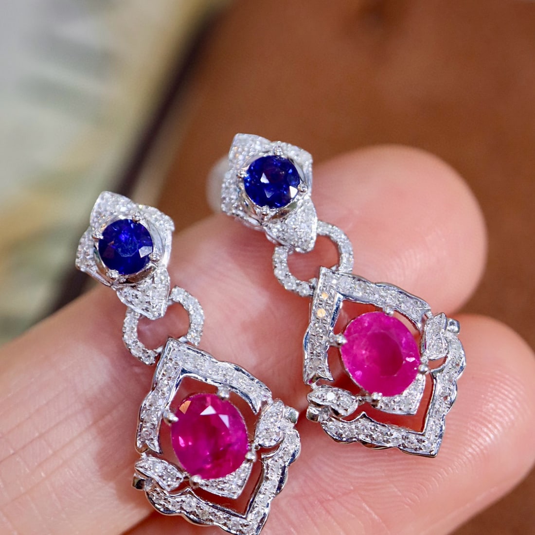 14k Gold 1.73 Ctw Natural Ruby & Diamond Earrings: Ref:231044273 // gold content:14k gold // main gemstone:ruby // shape:oval // carat weight:1. 30ct // color:red // treatment:natural // // adjacent gemstone 2 : diamond // shape:round // carat