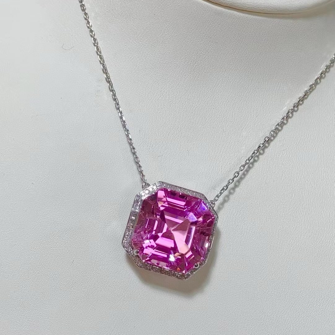 14k Gold 35.31 Ctw Natural Kunzite & Diamond Necklace: Ref:231044278 // gold content:14k gold // main gemstone:kunzite // shape:octagonal // carat weight:35. 03ct // color:purple // treatment:natural // // adjacent gemstone 2 : diamond // shape:multiply /