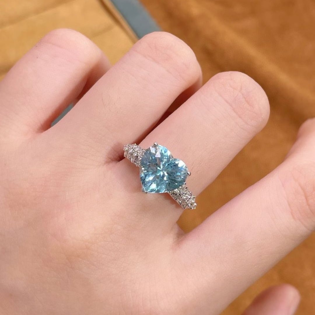 14k Gold 3.4 Ctw Natural Aquamarine & Diamond Ring - 4