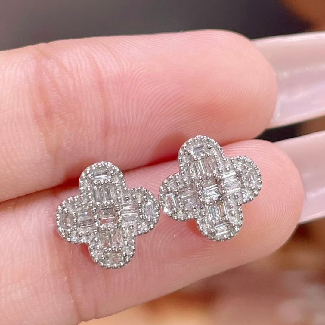 14k Gold 0.2 Ct Natural H Diamond Earrings: Ref:231044309 // gold content:14k gold // main gemstone:diamond // shape:multiply // carat weight:0. 2ct // clarity grade:vs-si // color:h // treatment:natural // Condition: New Low Estimate: 1300.00 