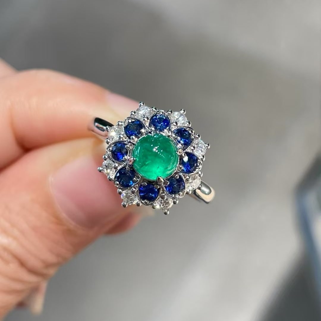 14k Gold 1.37 Ctw Natural Emerald & Sapphire Ring: Ref:231044316 // gold content:14k gold // ring size:7. 25us // // main gemstone:emerald // shape:round // carat weight:1ct // color:green // treatment:natural // cut grade:g // // adjacent gemstone 2