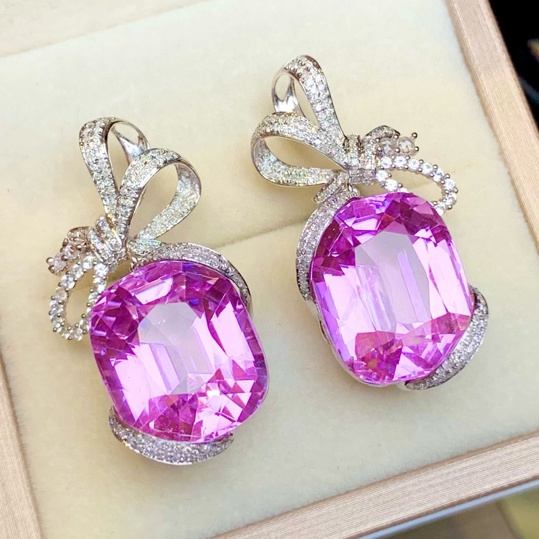 14k Gold 39.2 Ct Natural Kunzite & Diamond & Sapphire Earrings: Ref:231044343 // gold content:14k gold // main gemstone:kunzite // shape:cushion // carat weight:39. 2ct // color:purple // treatment:natural // // adjacent gemstone 2 : diamond // shape:round //