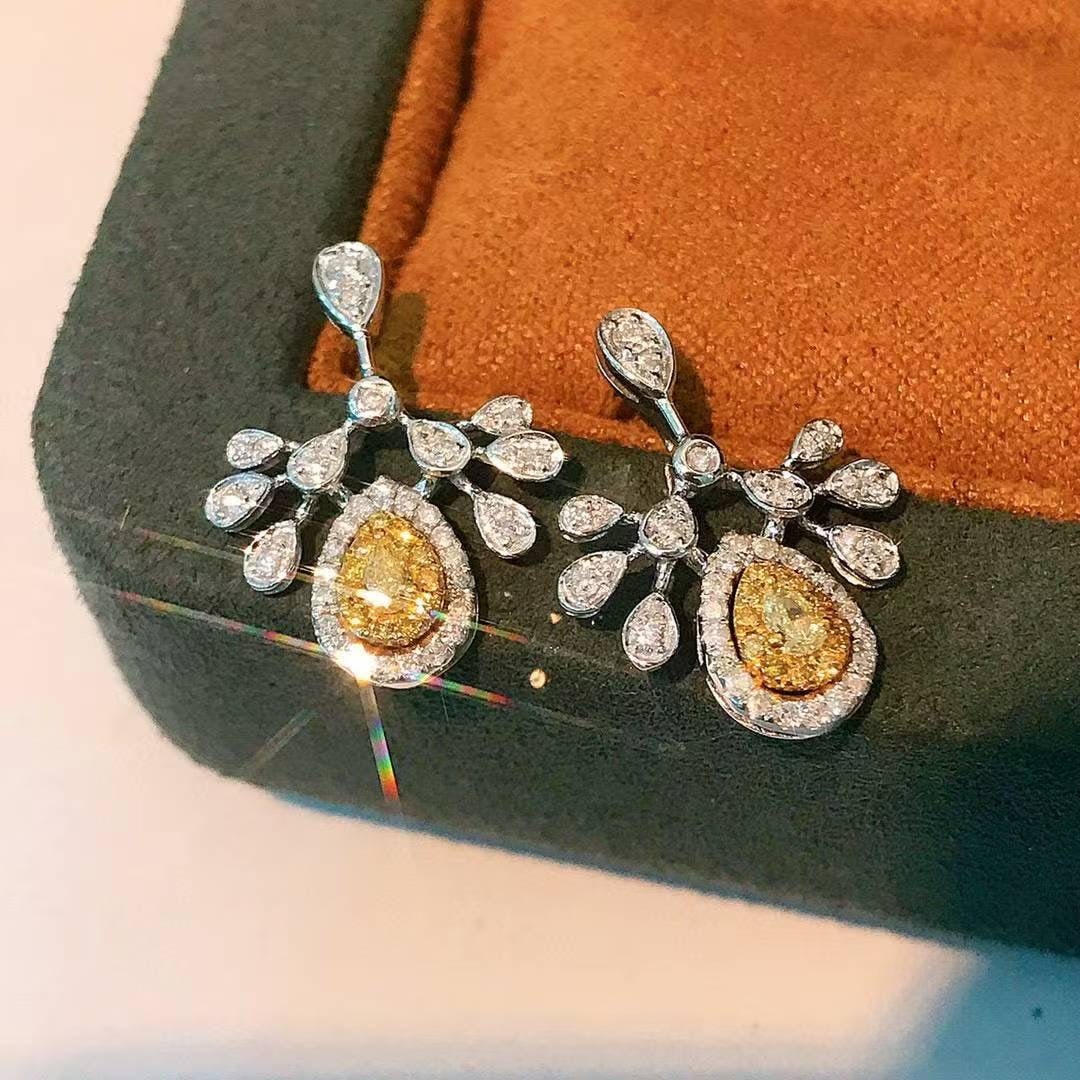 14k Gold 0.7 Ct Natural Color Diamond Earrings - 3