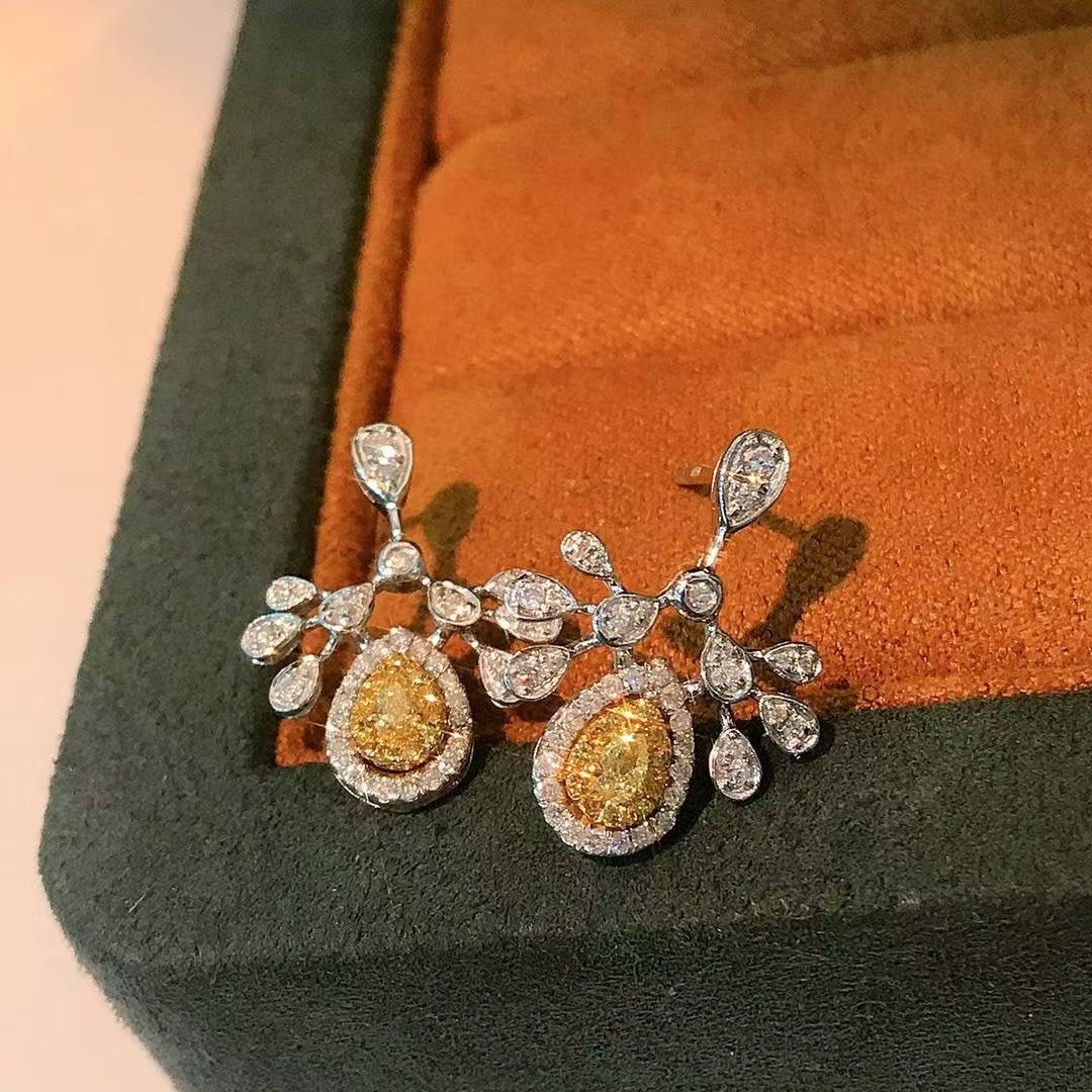 14k Gold 0.7 Ct Natural Color Diamond Earrings - 4