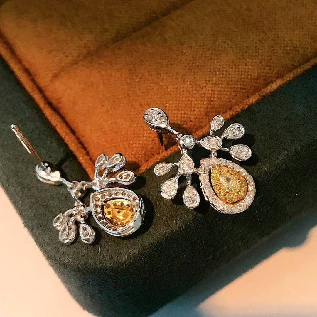 14k Gold 0.7 Ct Natural Color Diamond Earrings - 5