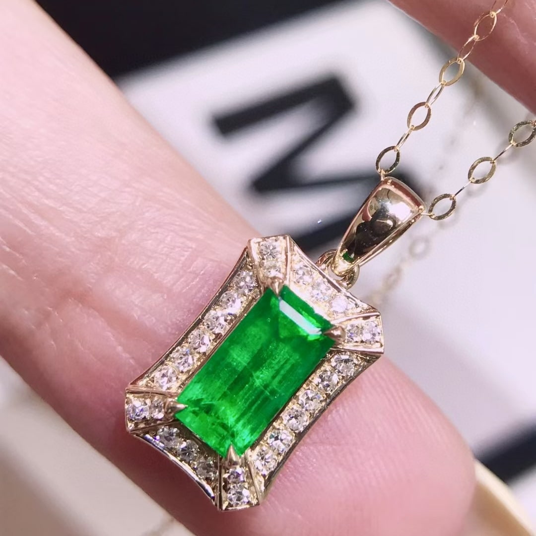 14k Gold 1.02 Ctw Vivid Green Natural Emerald & Diamond Pendant( Without Chain ) - 4