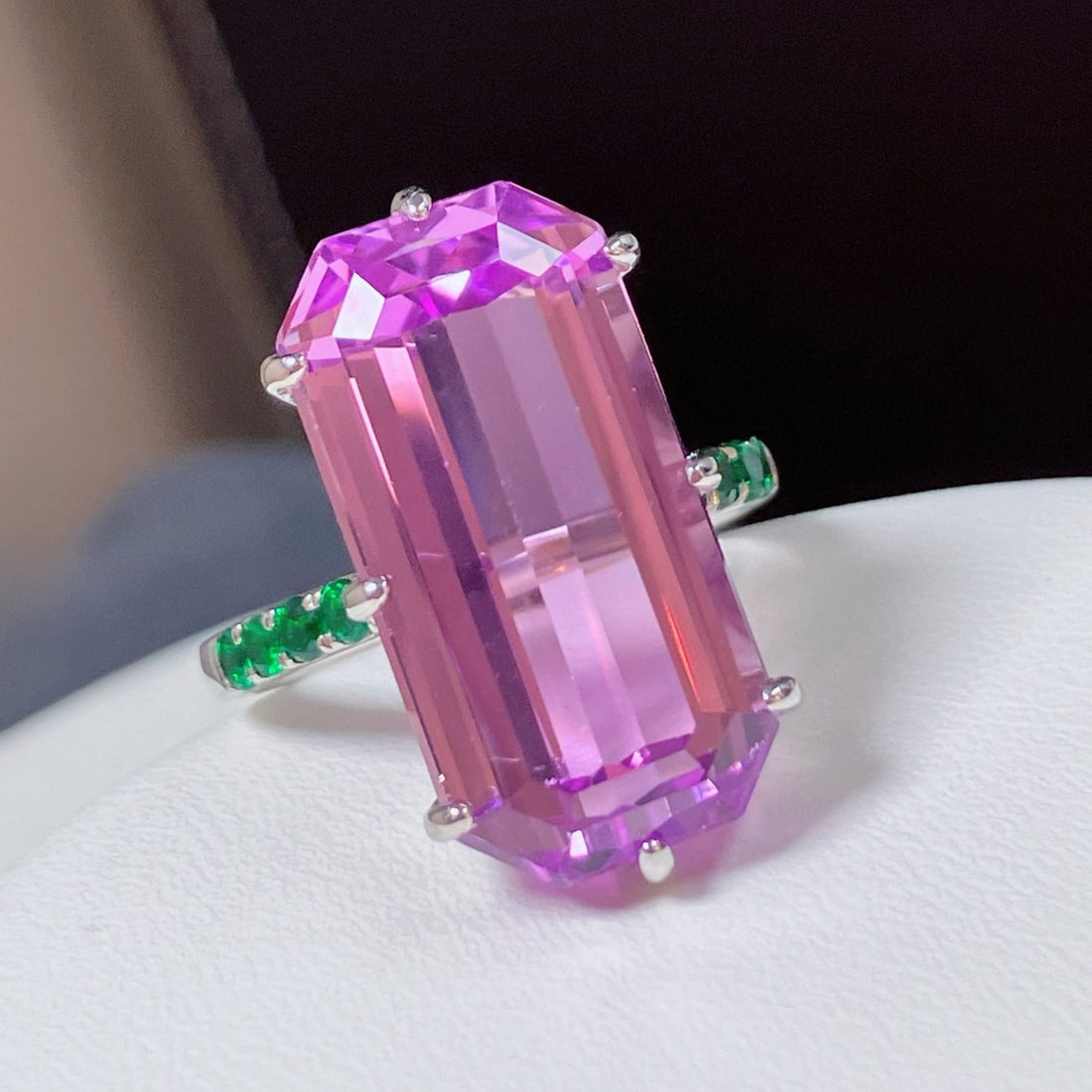 14k Gold 17.11 Ctw Natural Kunzite & Tsavorite Ring - 2