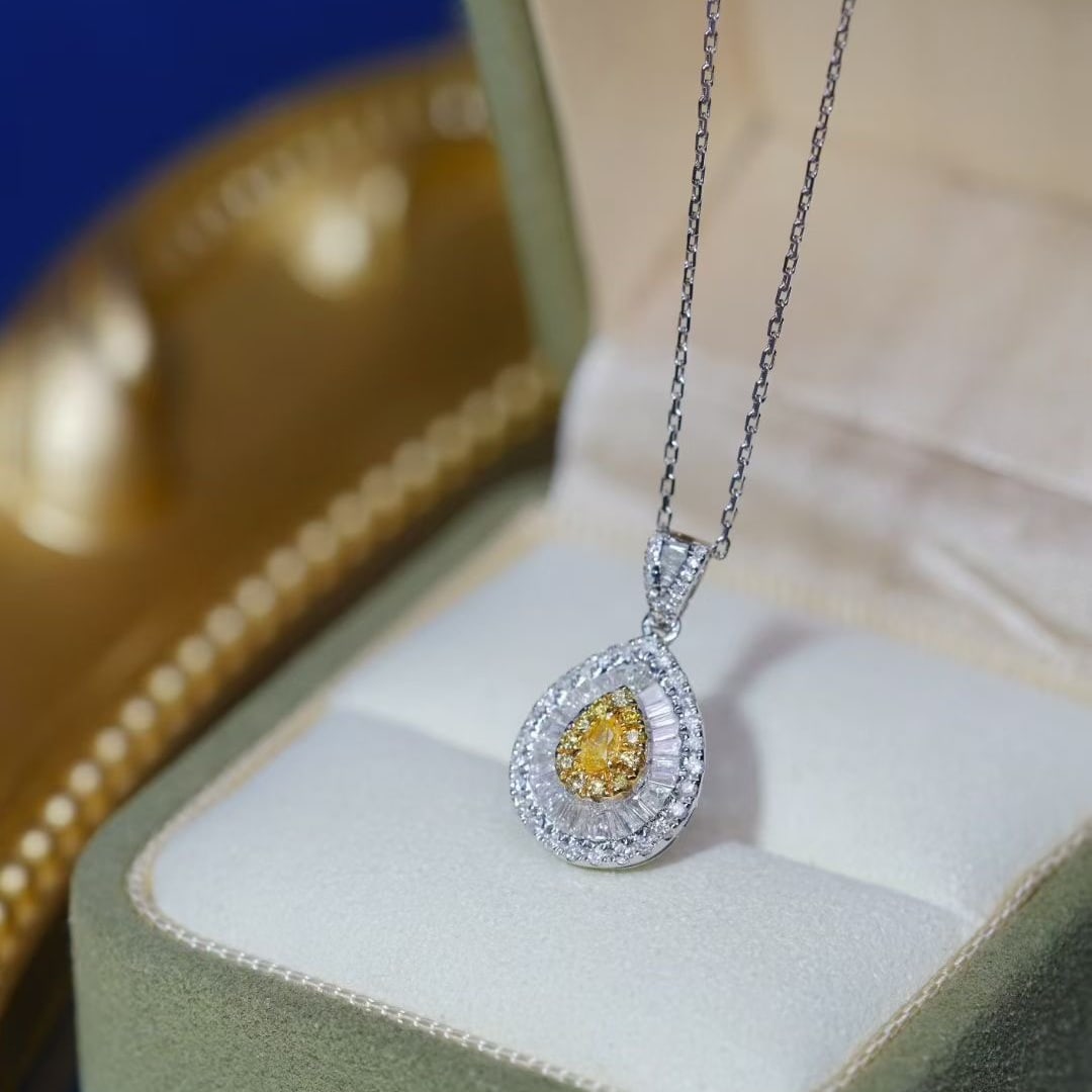 14k Gold 0.70 Ct Natural Color Diamond Necklace - 4