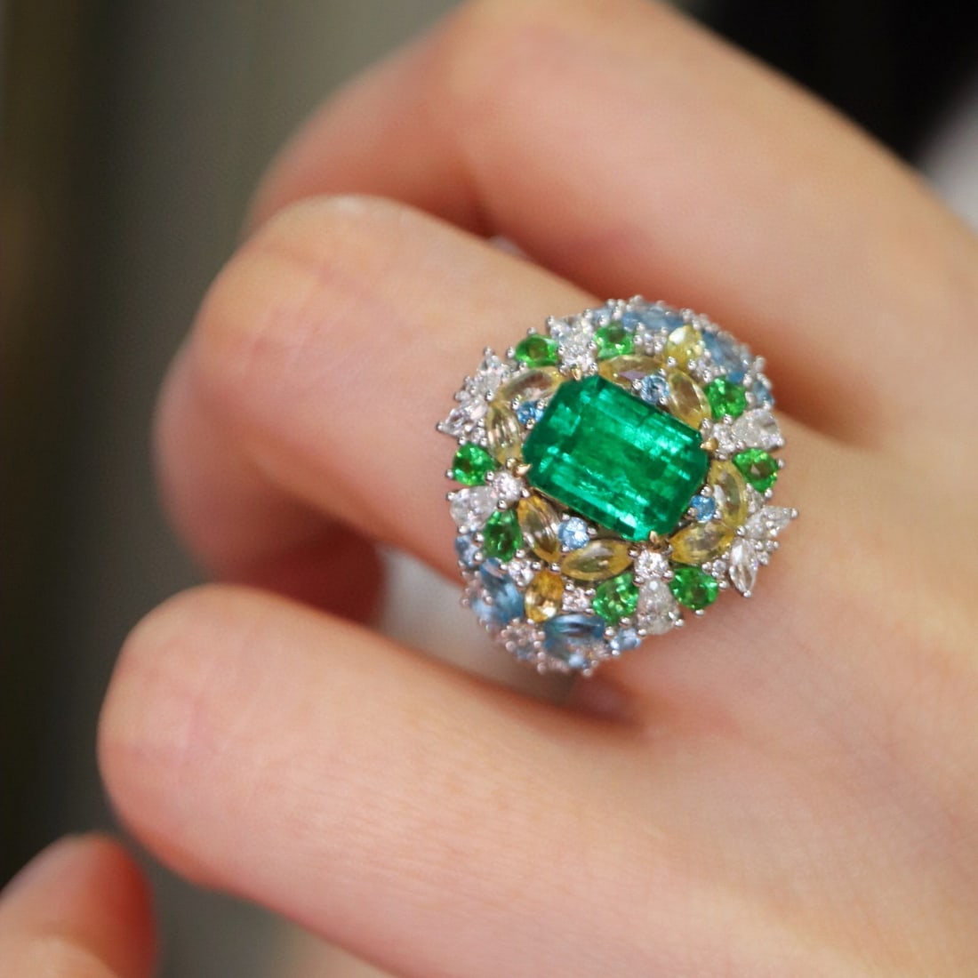 14k Gold 2.55 Ctw Vivid Green Natural Emerald & Diamond Ring - 2