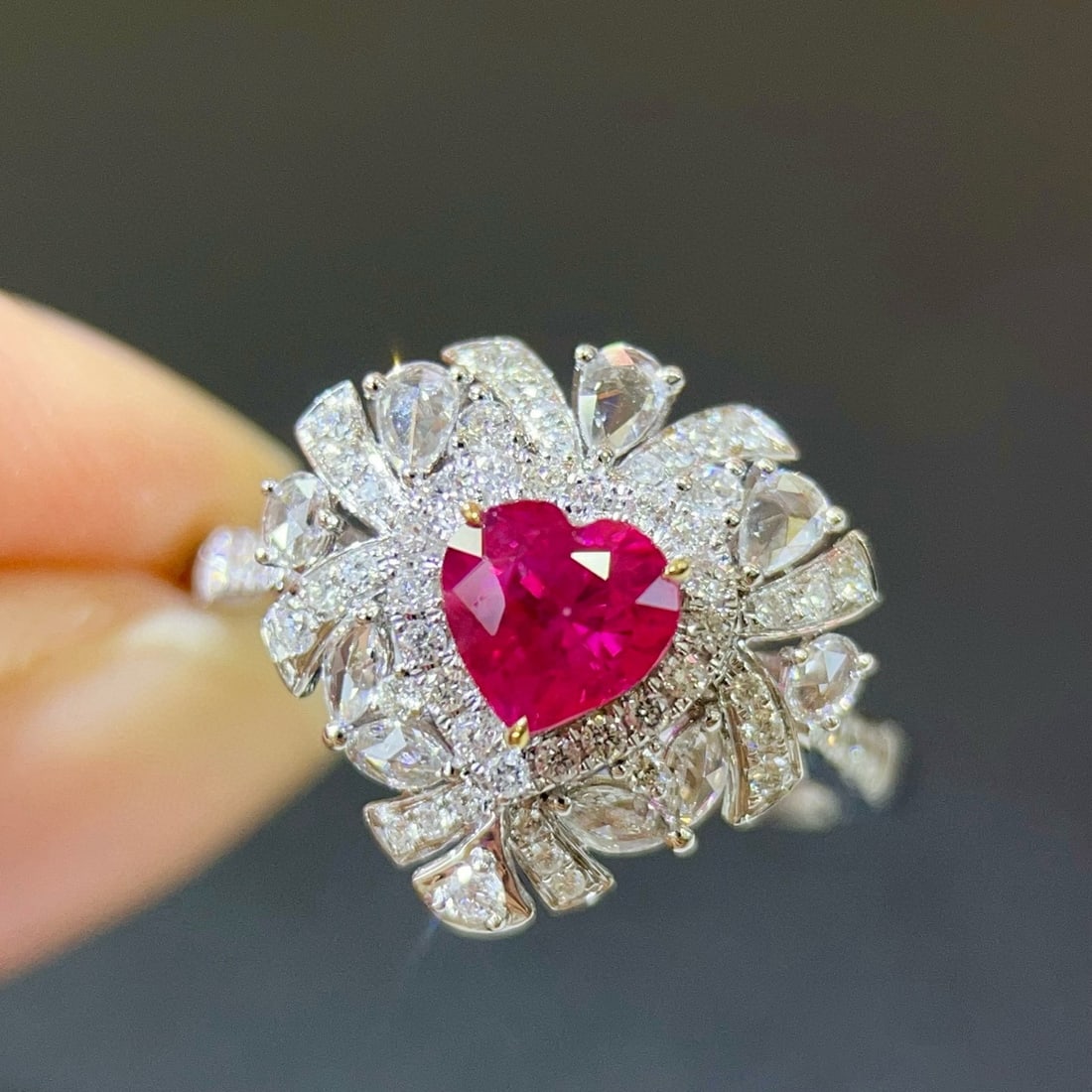 14k Gold 1.25 Ctw Natural Ruby & Diamond Ring - 3