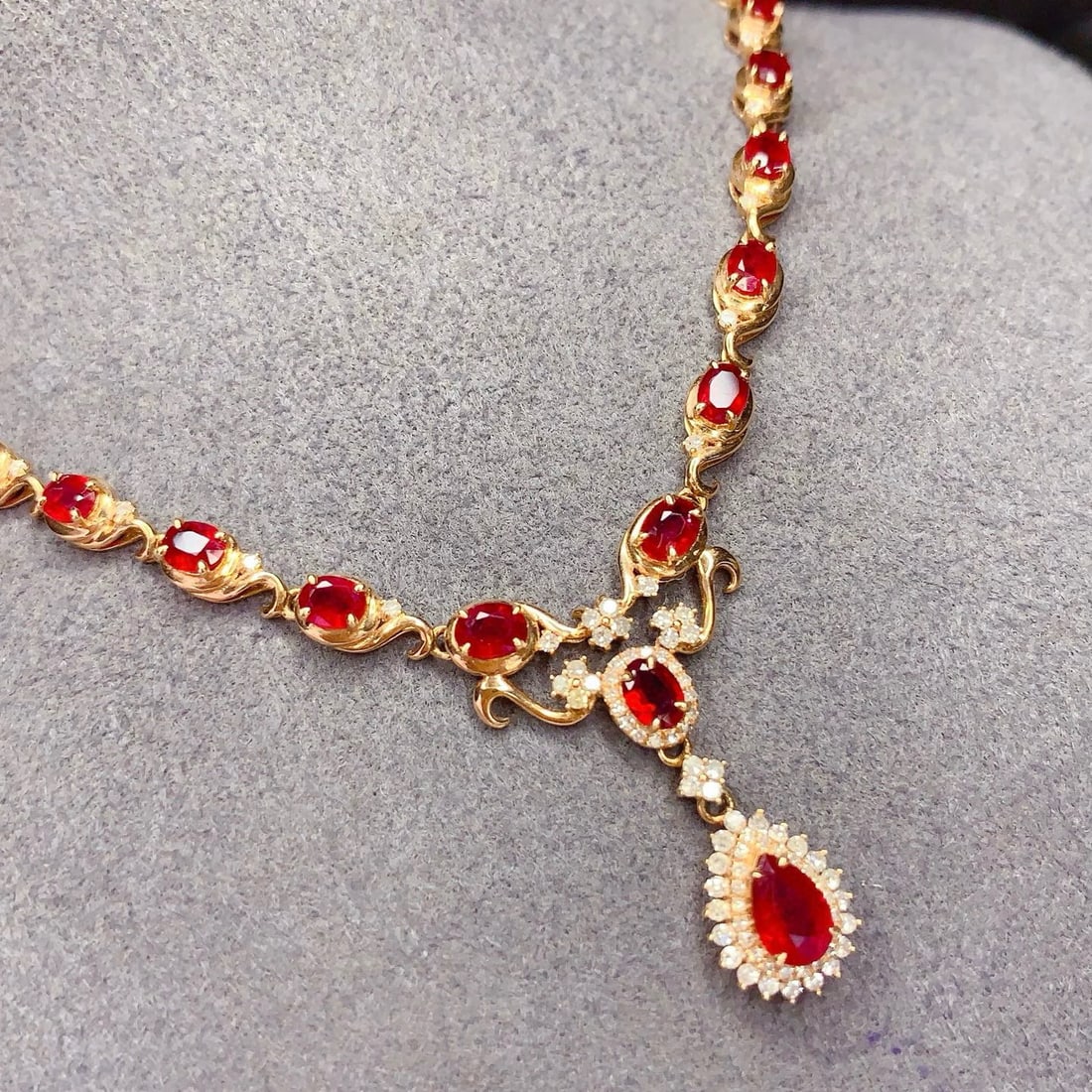 14k Gold 8.38 Ct Vivid Red Natural Ruby & Diamond Necklace - 2