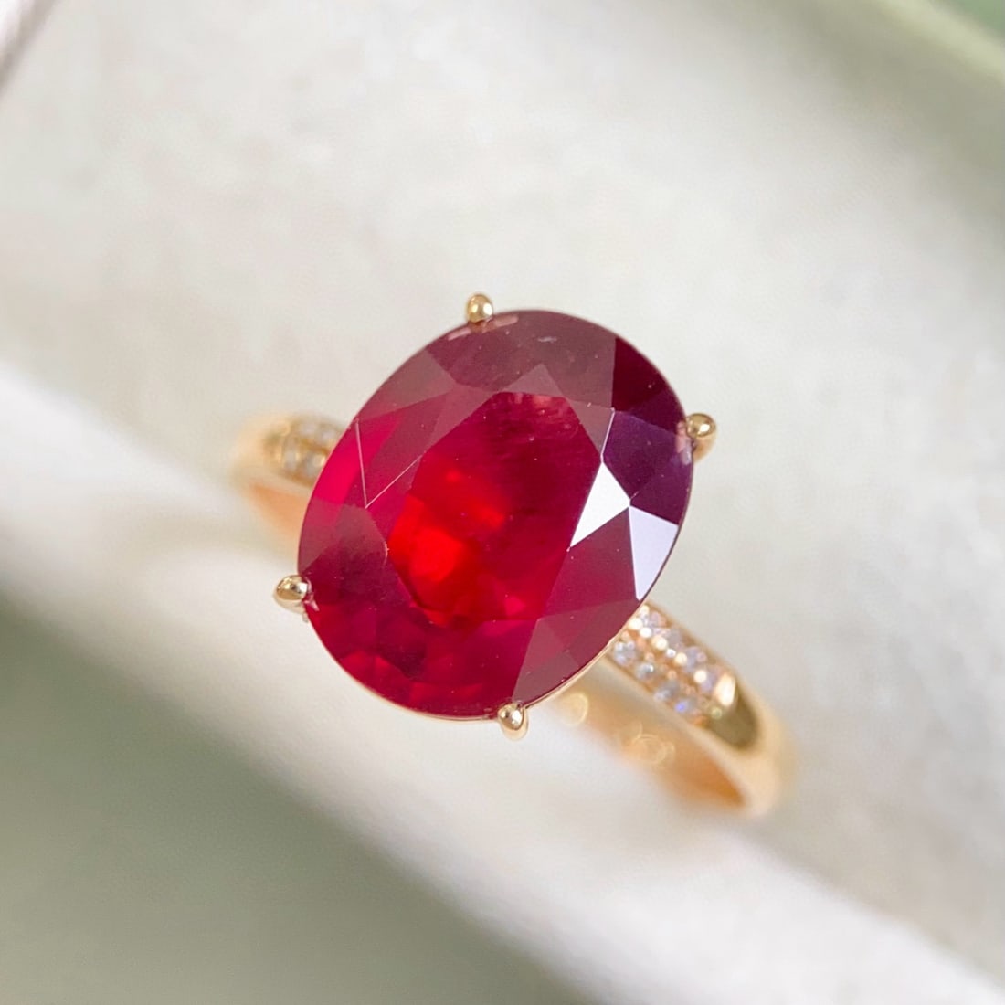 14k Gold 4.70 Ctw Natural Garnet & Diamond Ring - 2