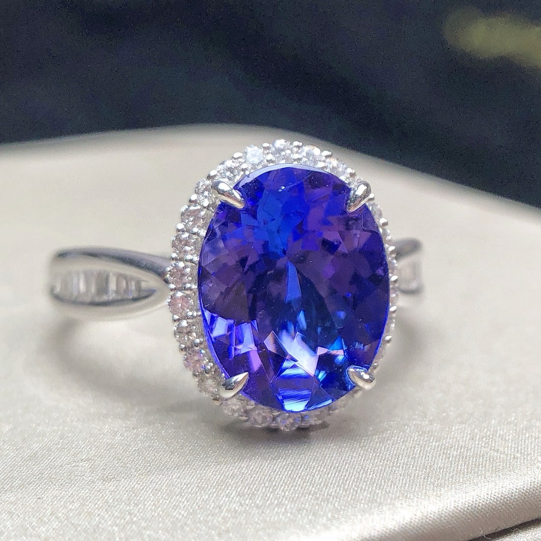 14k Gold 3.45 Ctw Natural Tanzanite & Diamond Ring - 7