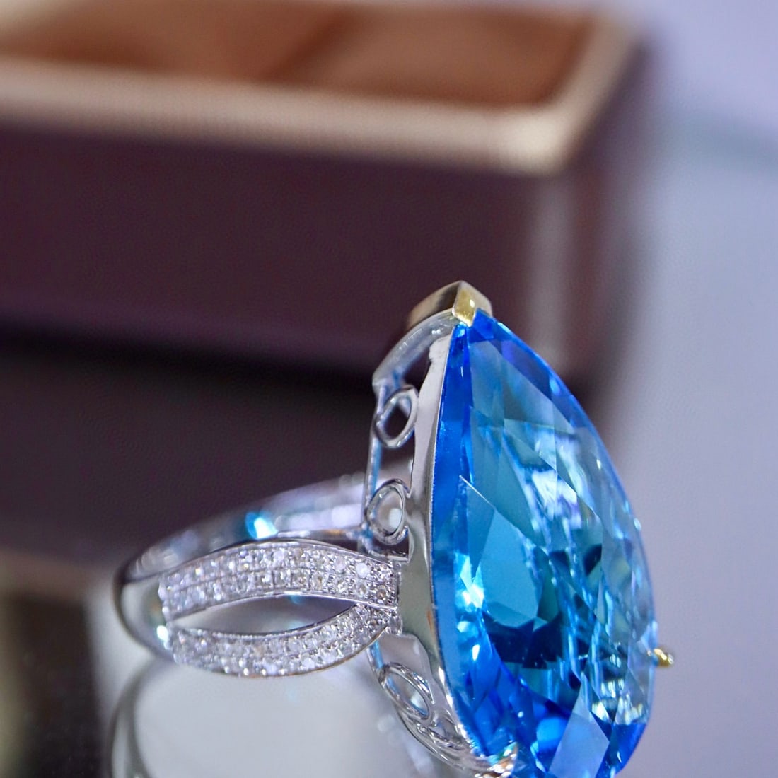 14k Gold 16.94 Ctw Natural Topaz & Diamond Ring - 2