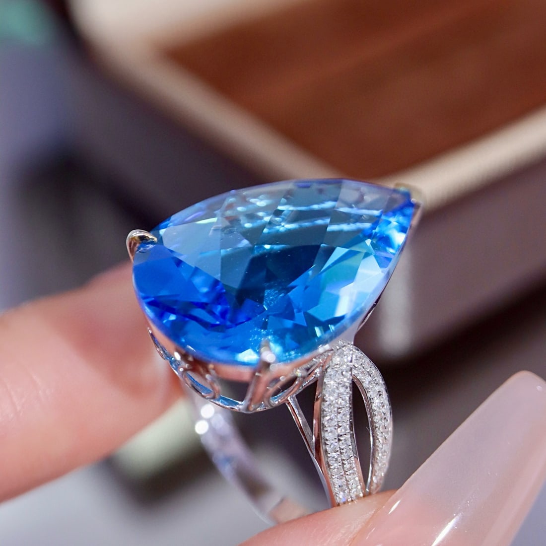14k Gold 16.94 Ctw Natural Topaz & Diamond Ring - 7