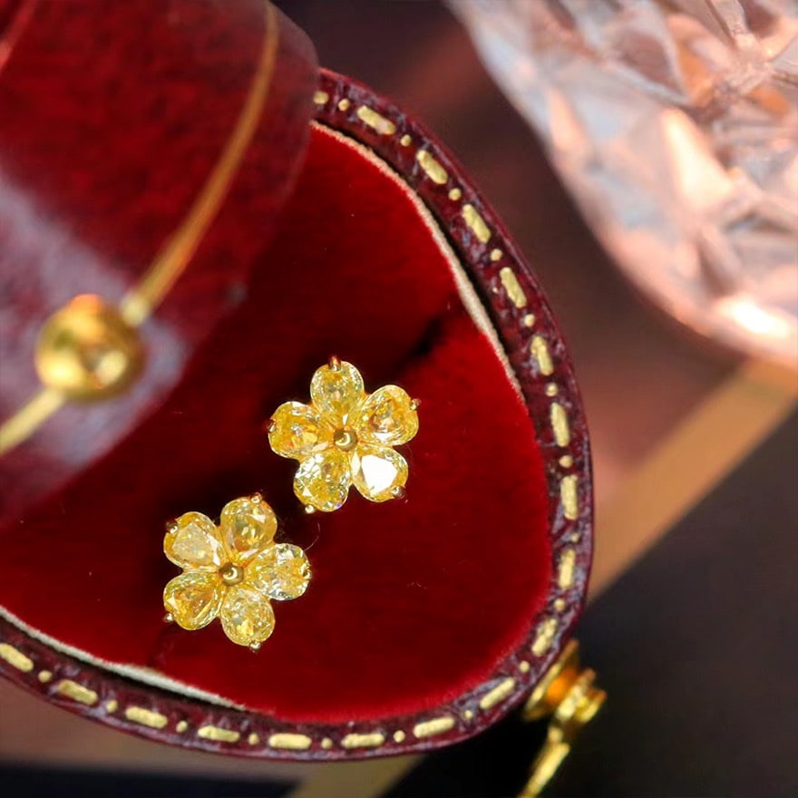14k Gold 0.7 Ct Natural Yellow Diamond Earrings - 4