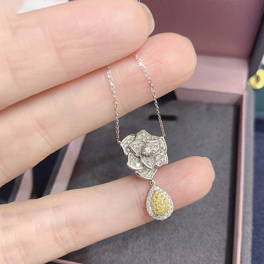 14k Gold 0.72 Ctw Natural Yellow Diamond & Diamond Necklace - 4